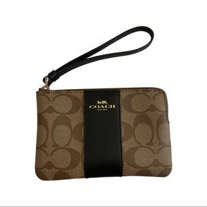 Coach Wristlet 🤎